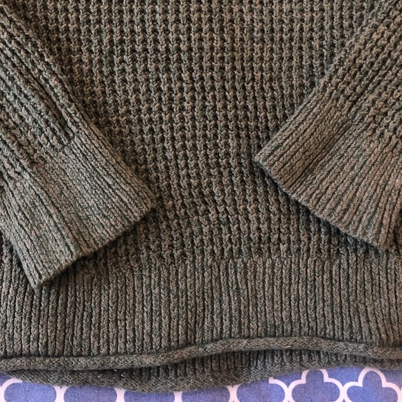 Medium, Hollister, green pullover sweater - Picture 2 of 3